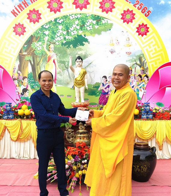Dong Cao Pagoda granting the merit certificate to Buddhists having  the design of Lumbini garden at home.